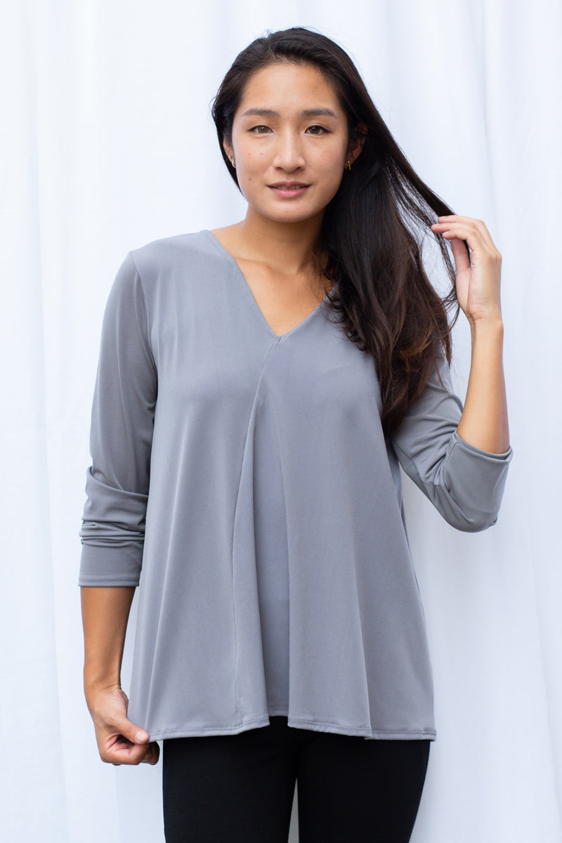 Gail L/S V-Neck Top (Silver) - M